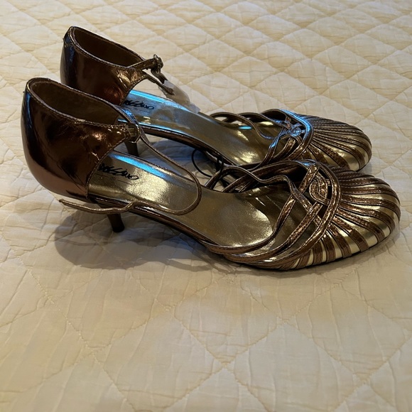 Mossimo Vintage Metallic Mary Jane Kitten Heel Shoes Size 8US New Without Tag - Picture 6 of 6